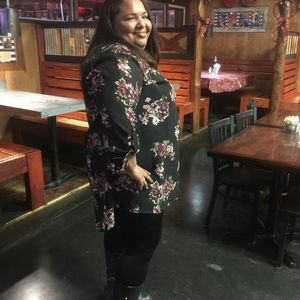 Meet your Posher, Evette